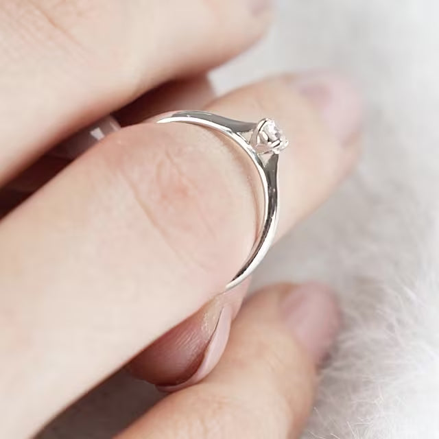 Maja 0.15 ct.