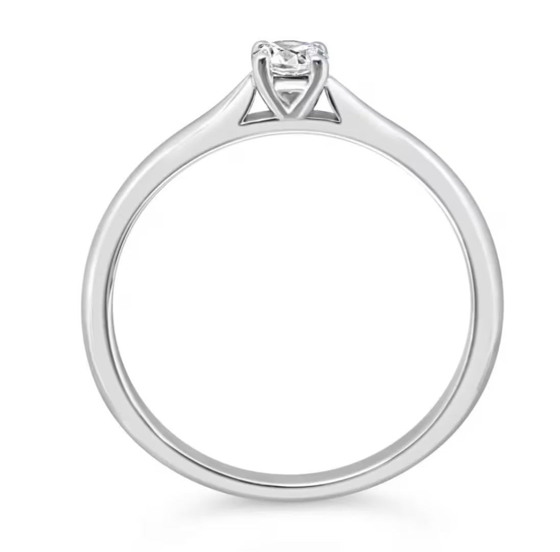 Maja 0.15 ct.