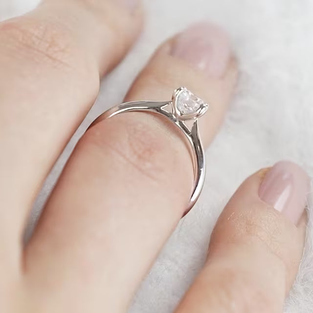 Maja 0.70 ct.
