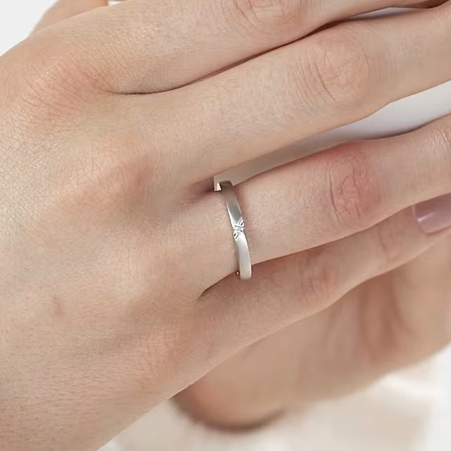 Precious 0.04 ct.