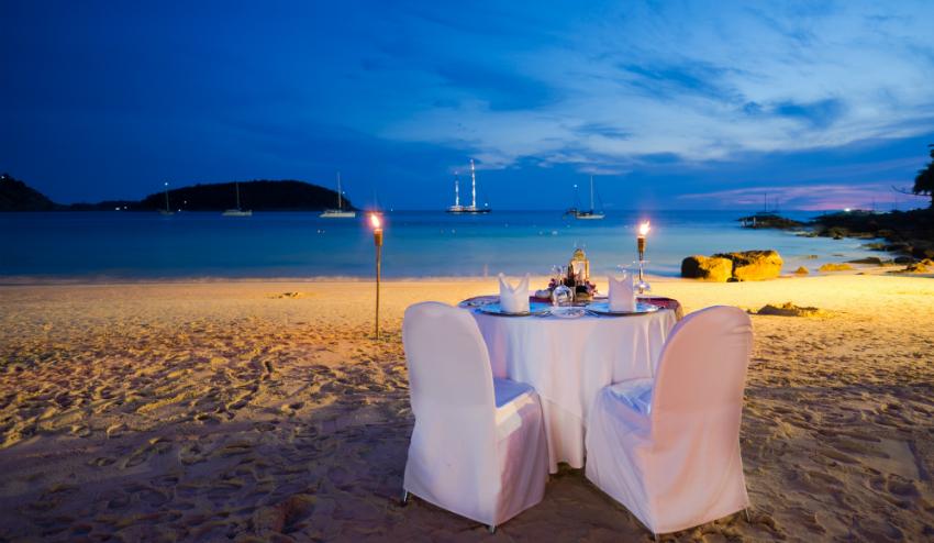 Romantik Pur: Dinieren am Strand