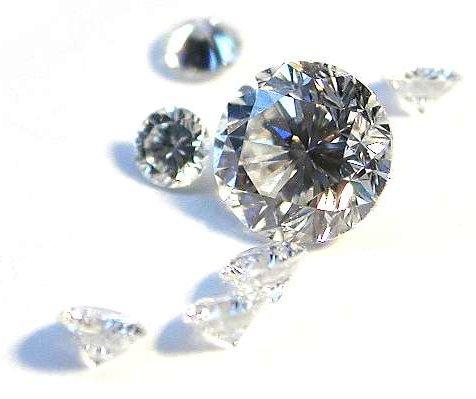 Natürliche Diamanten im Brillantschliff - Diamantzertifikate