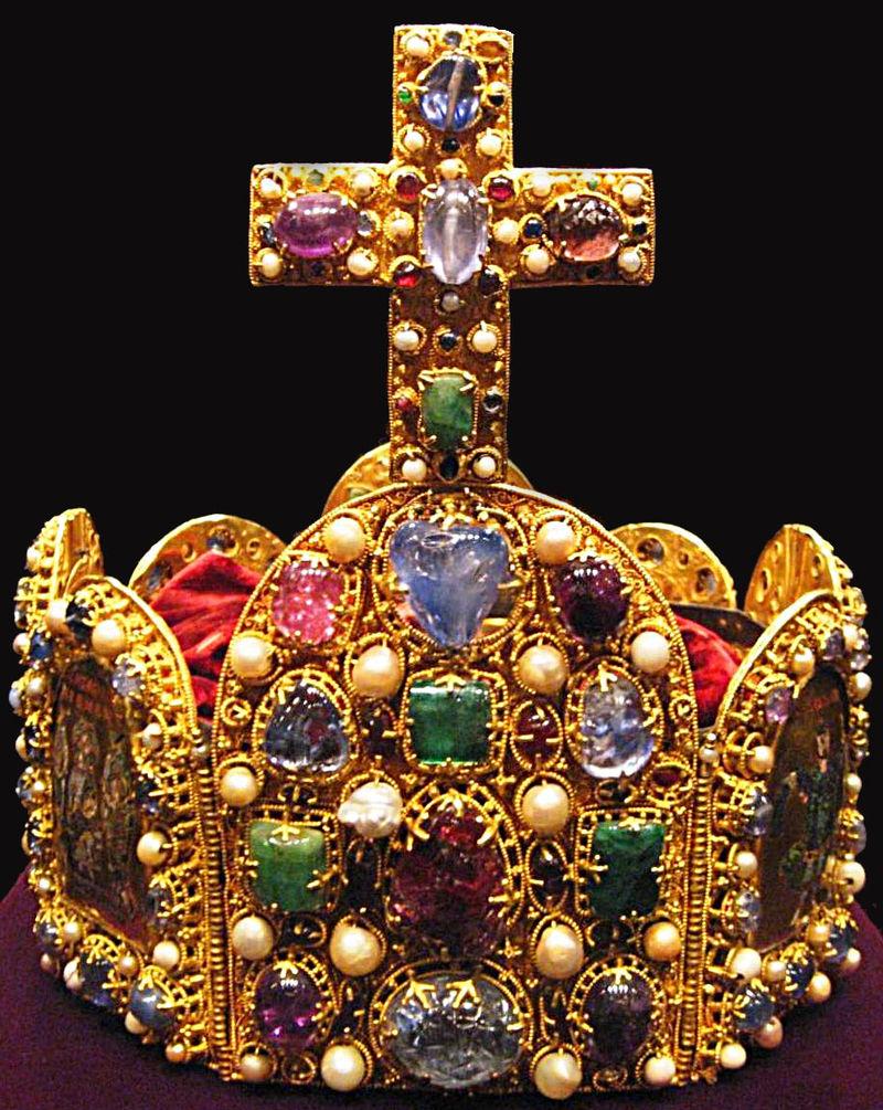 Die Reichskrone der deutschen Kaiser des heiligen Römischen Reiches aus dem 10. Jahrhundert